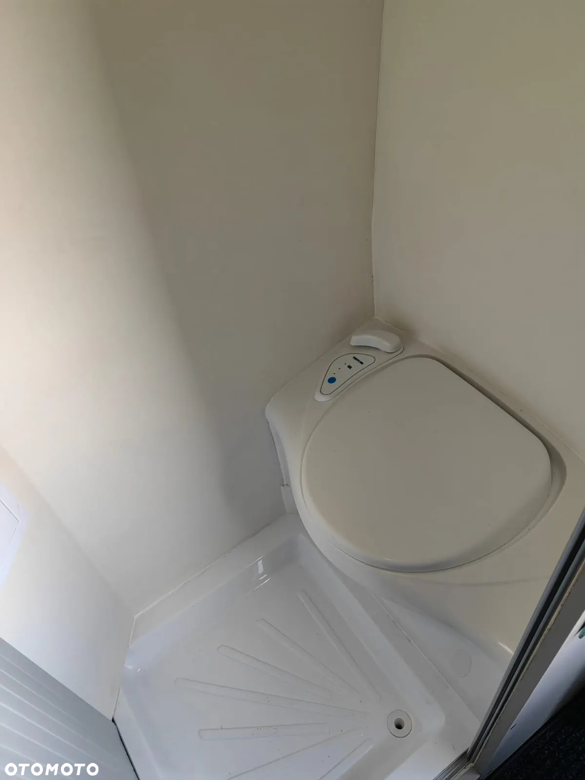 Mercedes-Benz Sprinter Campervan 4 os. Klima Postojowa VIP Napęd przedni - 21