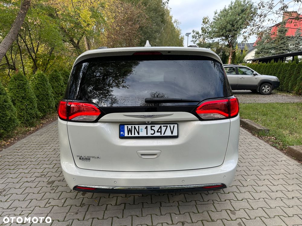 Chrysler Pacifica - 7