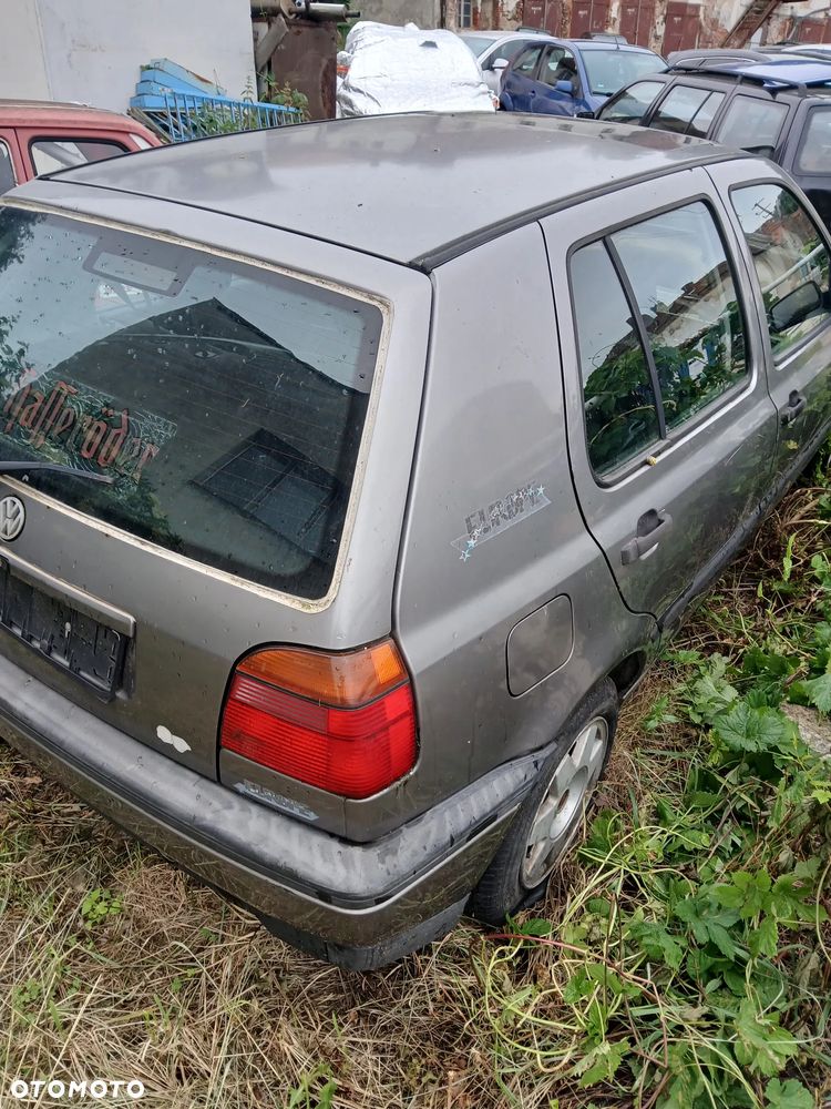 Volkswagen Golf 1.8 CL - 1