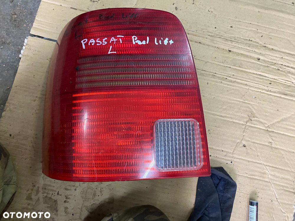 VW PASSAT B5 LAMPA LEWA TYŁ - 1