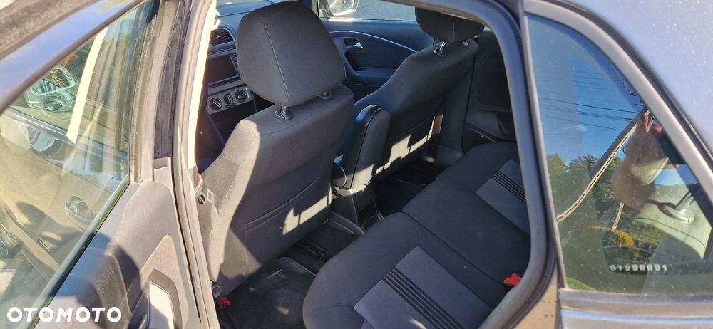 Volkswagen Polo 1.4 TDI Blue Motion Technology Allstar - 14