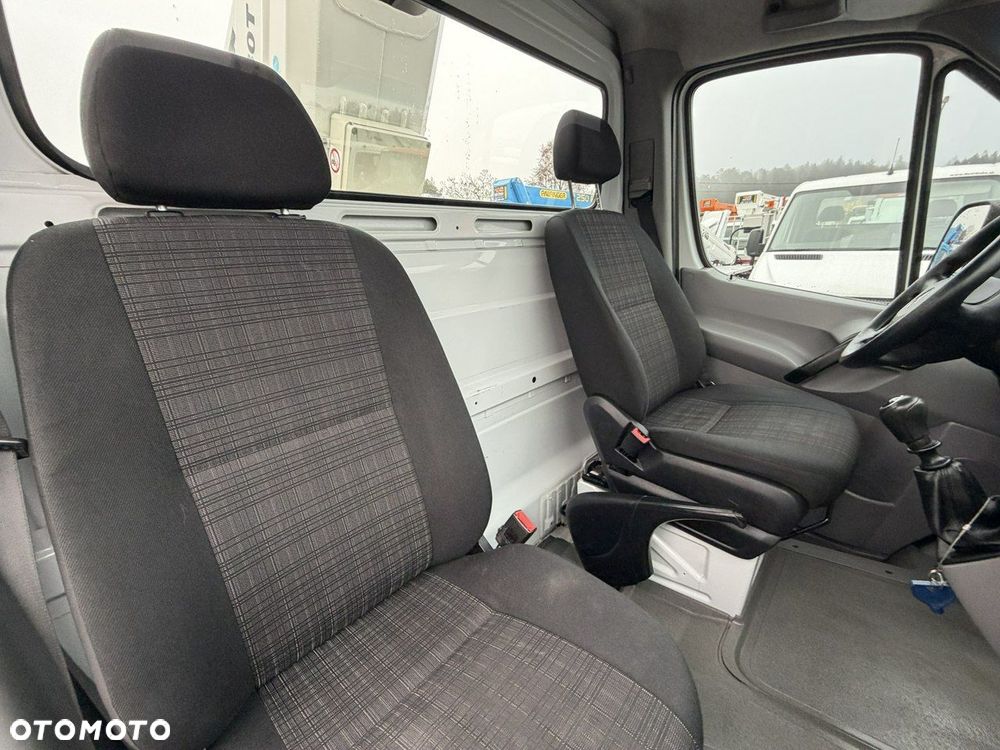 Mercedes-Benz Sprinter - 30