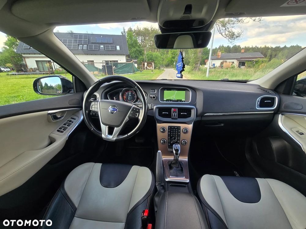 Volvo V40 D4 Geartronic Summum - 26