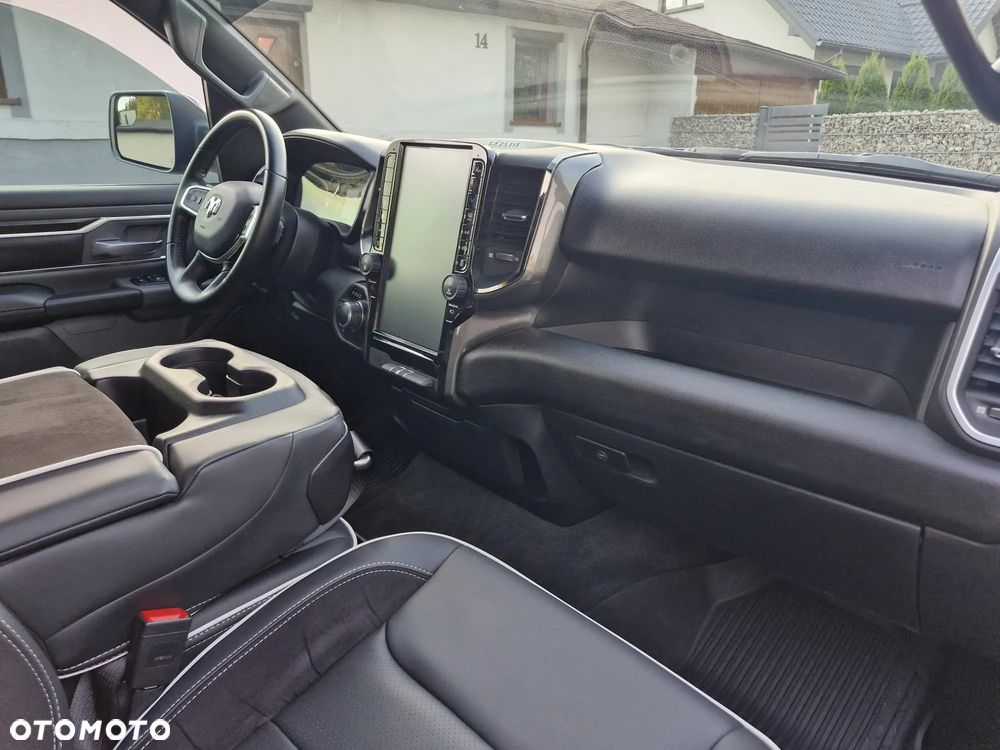 RAM 1500 ver-5-7-quad-cab-laramie - 31
