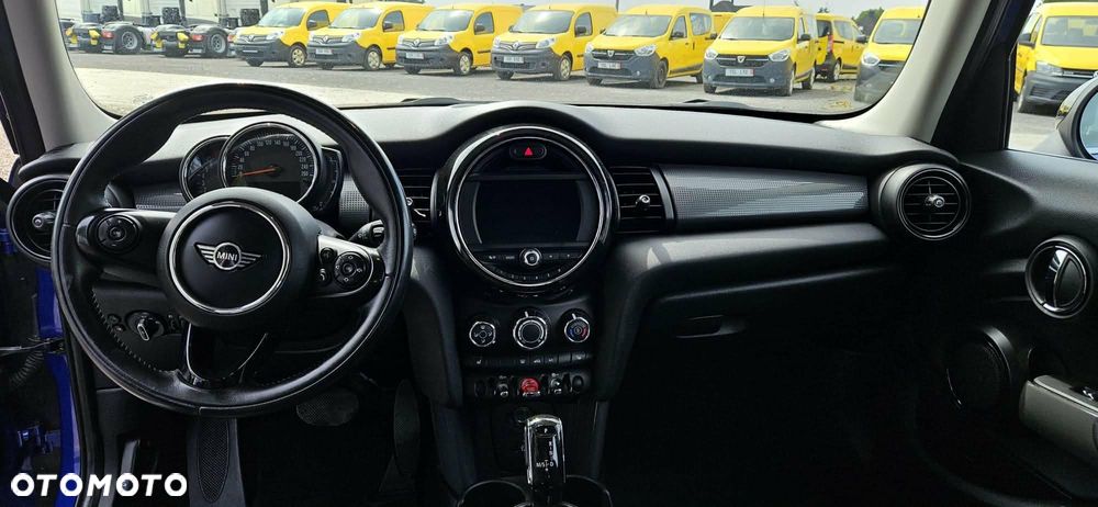 MINI Cooper Standard - 12
