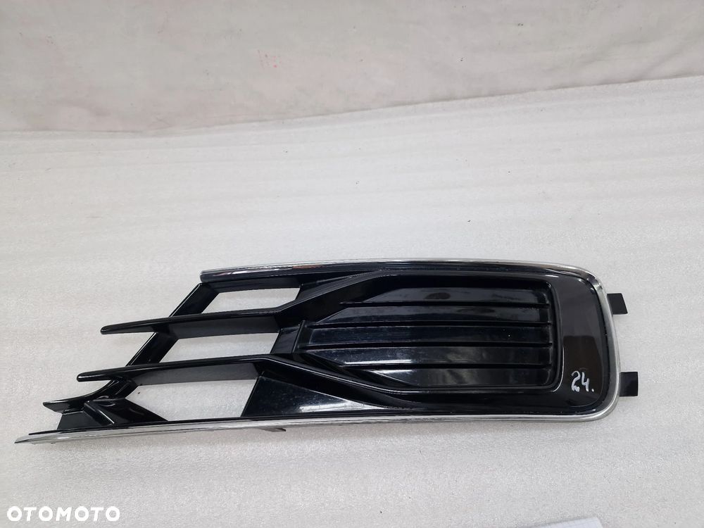 AUDI A6 C7 LIFT 14- LEWA KRATKA BOCZNA Z CHROMEM ZDERZAKA PRZEDNIEGO PRZÓD , NR 4G0807681AD , NR AUKCJI F/24 - 1