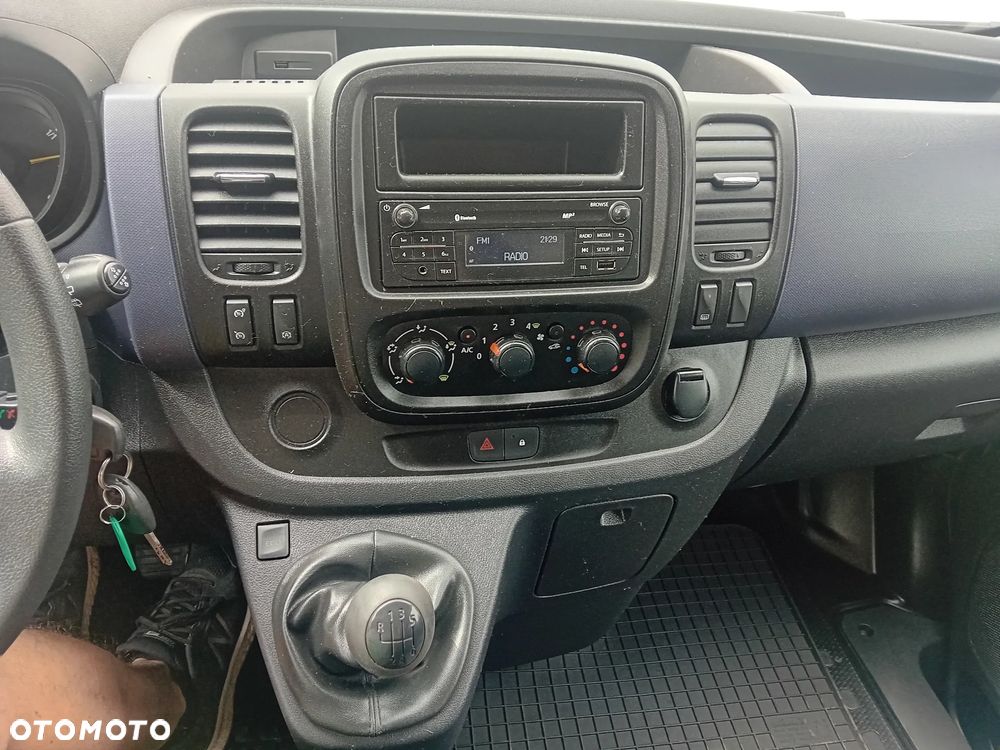 Renault Trafic - 23