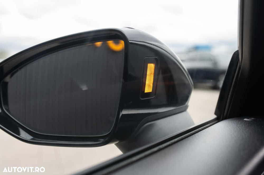 Audi A6 Avant 40 TDI quattro S tronic S line - 35