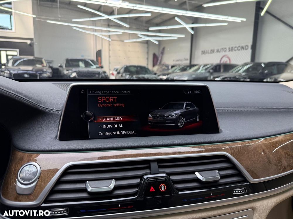 BMW Seria 7 740e iPerformance - 23