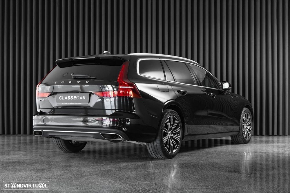 Volvo V60 2.0 B4 Momentum Geartronic - 4