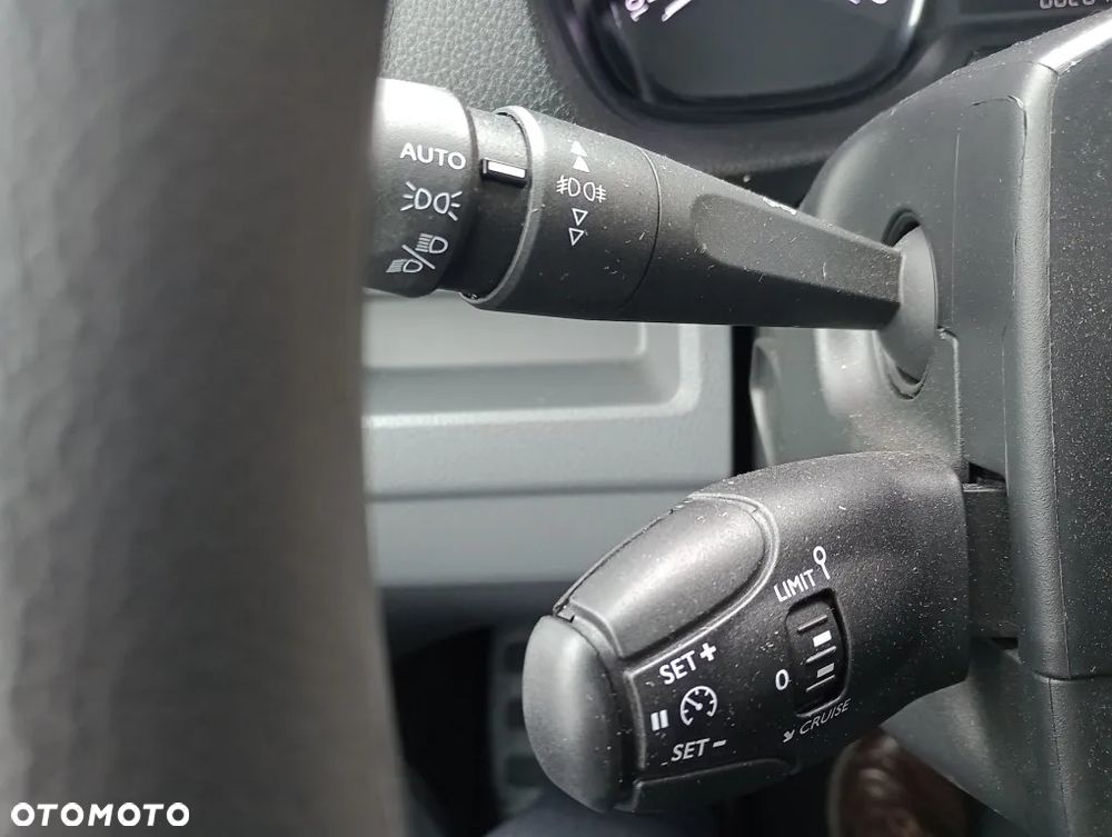 Opel Vivaro Extra Long - 16