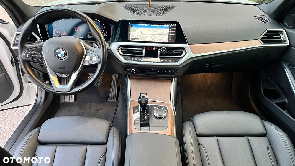 BMW Seria 3 330i Sport Line - 16