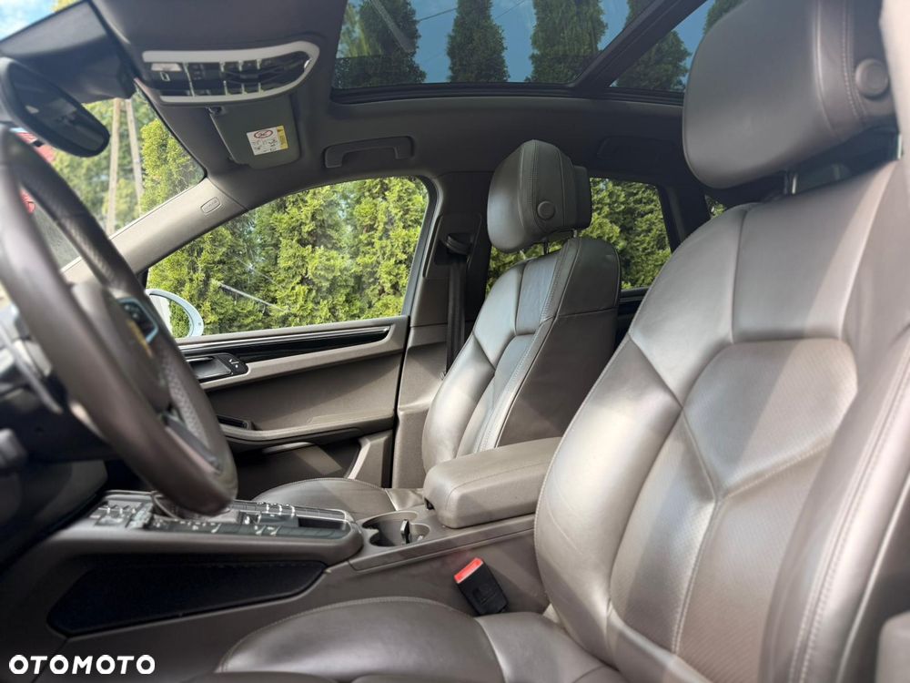Porsche Macan Standard - 12