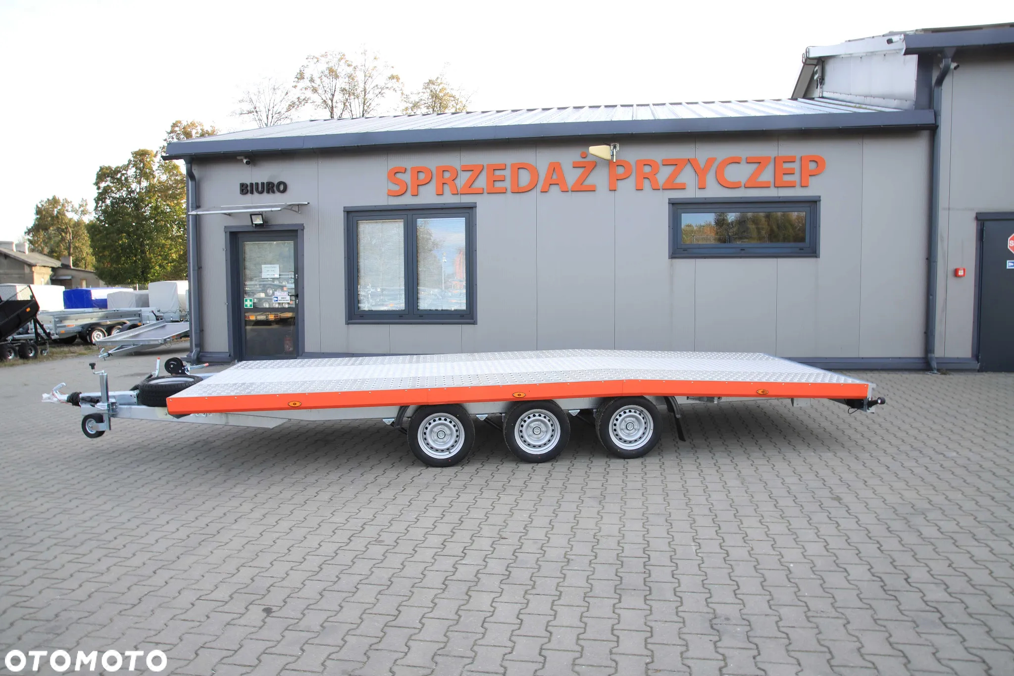 Niewiadów Jupiter kolorowa blenda 5.5x2.1 wypełnienie alu ryfel 3 osie koła 195R13C DMC 3500 kg - 17