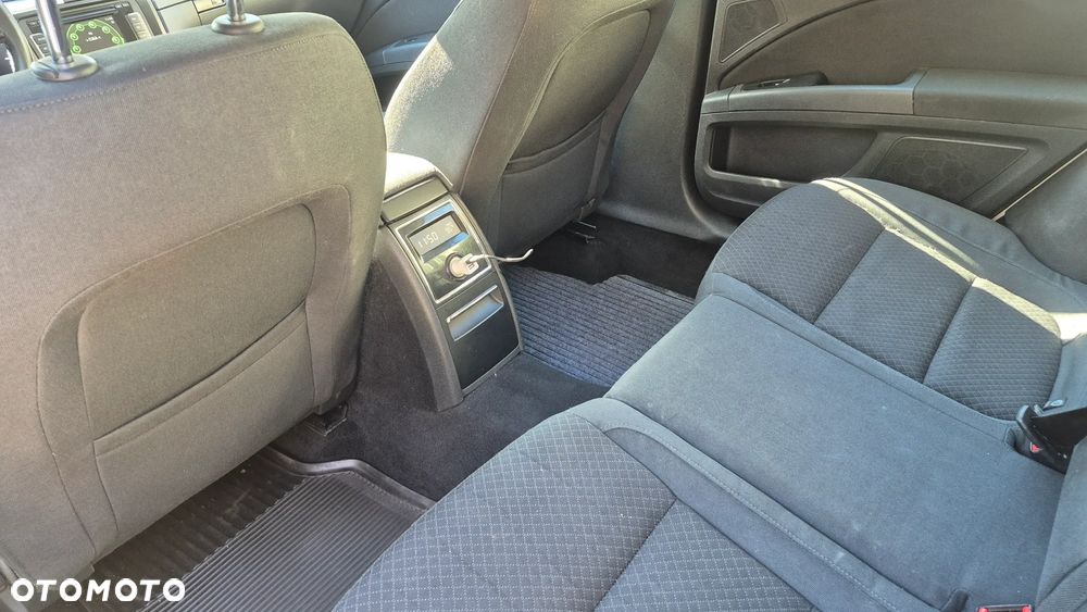 Skoda Superb 2.0 TDI DSG Active - 14