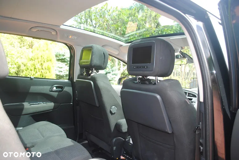 Peugeot 5008 - 12