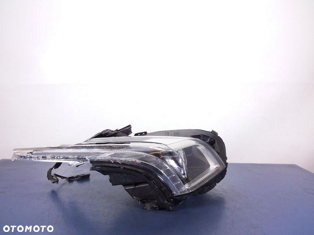 CADILLAC CTS III REFLEKTOR PRAWY BIXENON 23211666 - 1