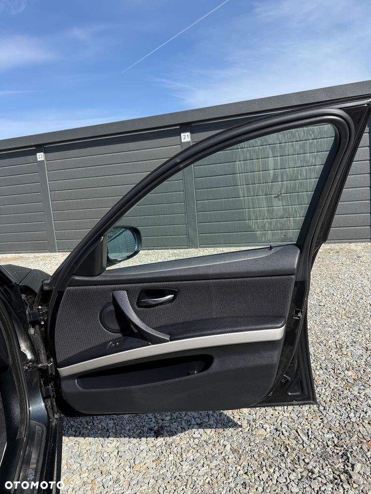 BMW Seria 3 320d DPF - 26