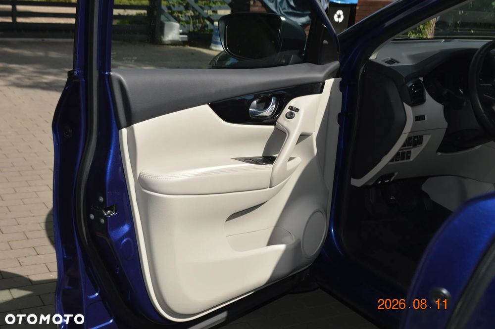 Nissan Rogue - 15