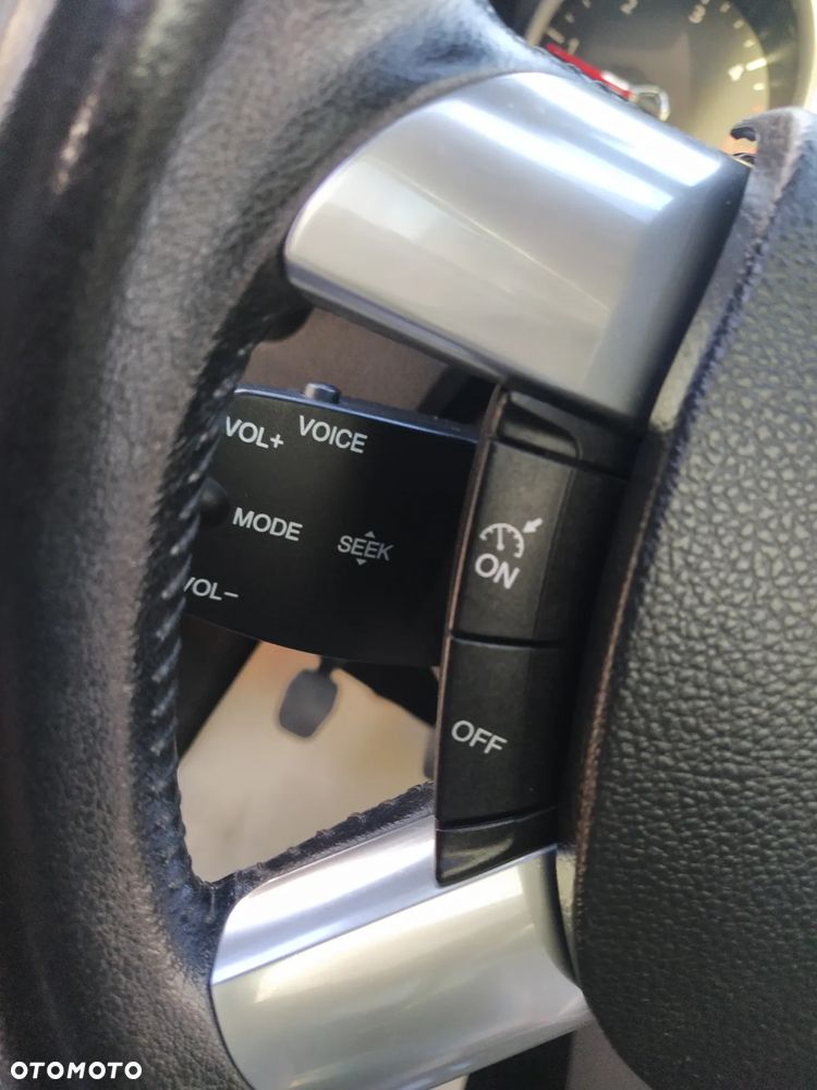 Ford Kuga 2.0 TDCi 2x4 Titanium - 22