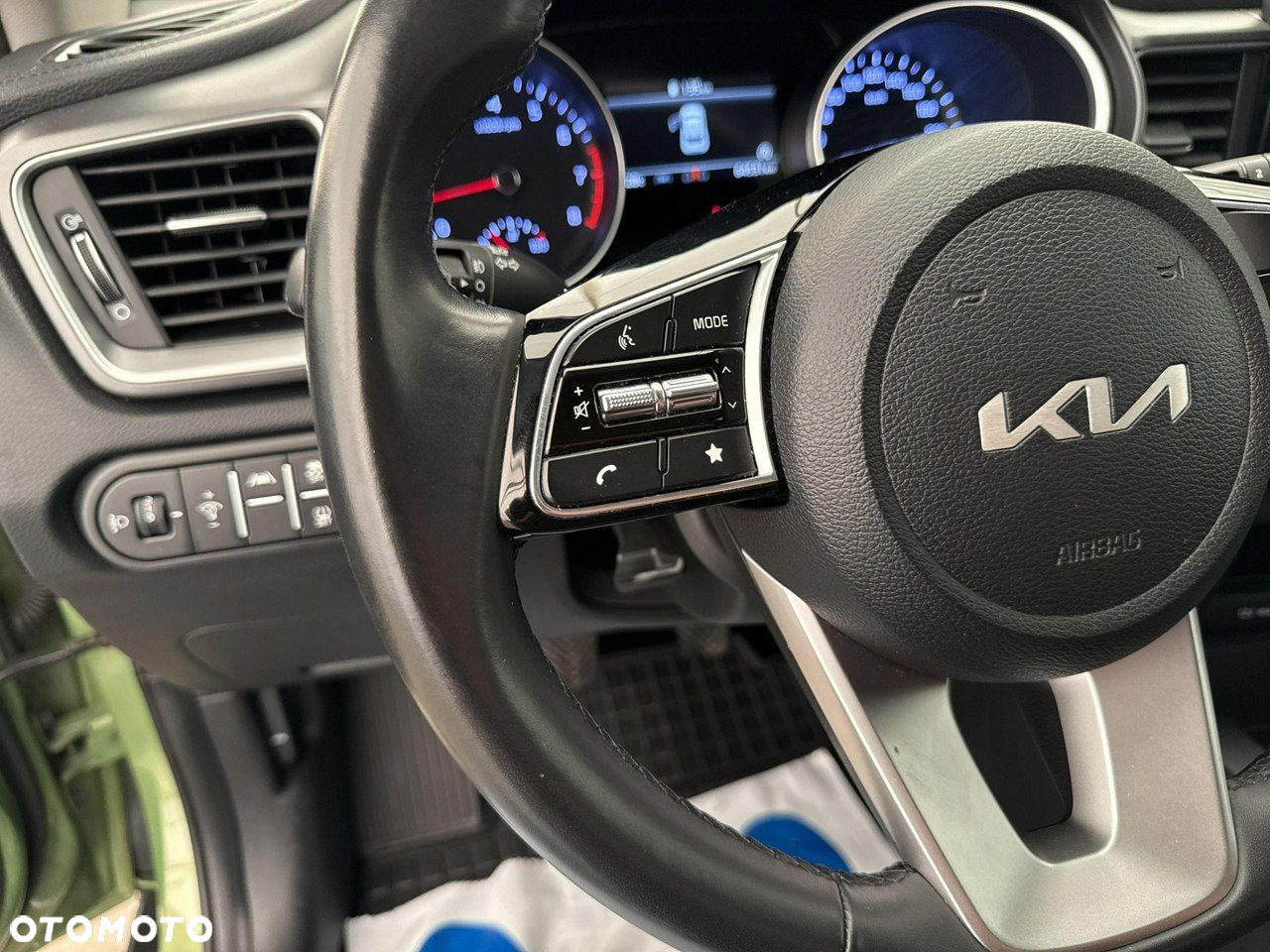 Kia XCeed - 24