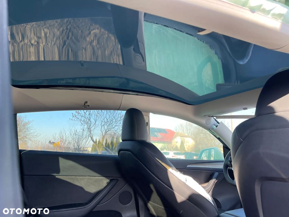 Tesla Model Y Standard - 14