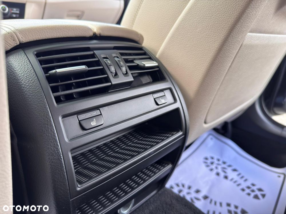BMW Seria 5 528i xDrive Sport-Aut Luxury Line - 7