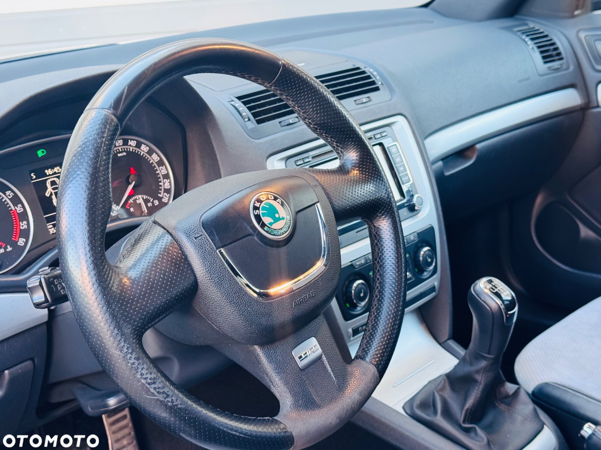 Skoda Octavia 2.0 TDI DPF RS - 28