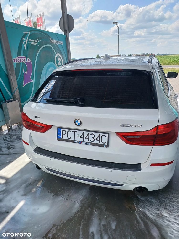 BMW Seria 5 520d xDrive Luxury Line sport - 26