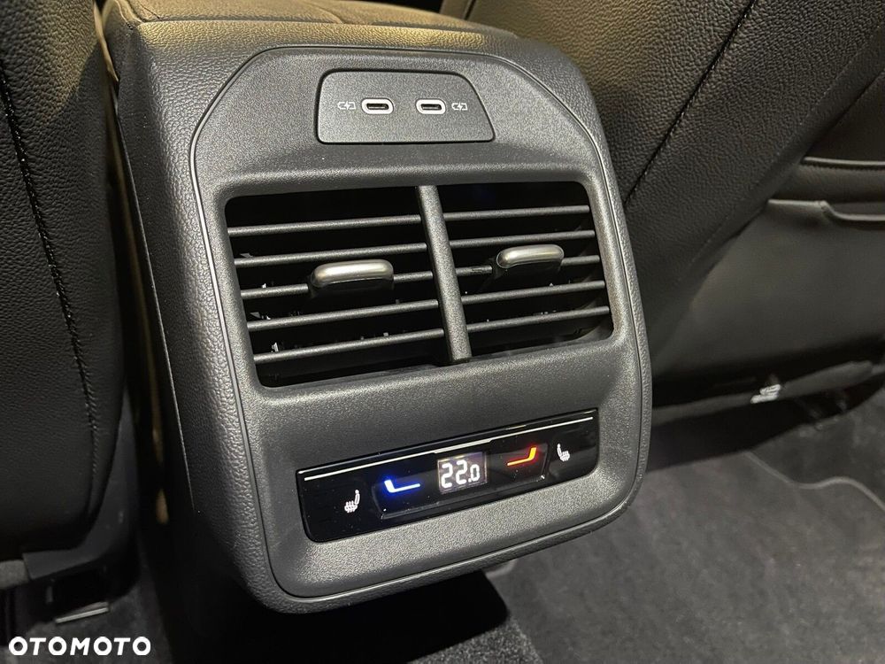 Skoda Superb 2.0 TDI SCR L&K DSG - 34