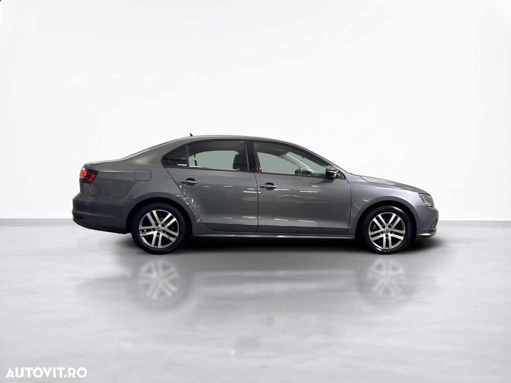 Volkswagen Jetta - 7