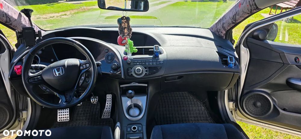Honda Civic 1.8 Executive NAVI - 9