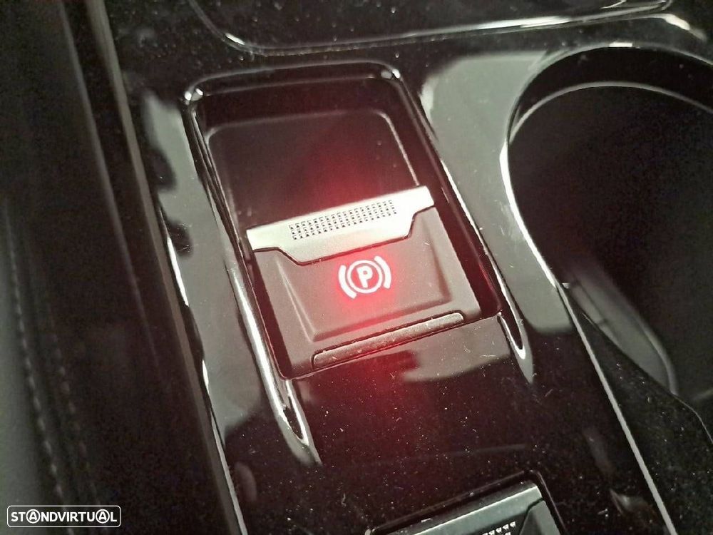Peugeot 2008 1.2 PureTech GT EAT8 - 24
