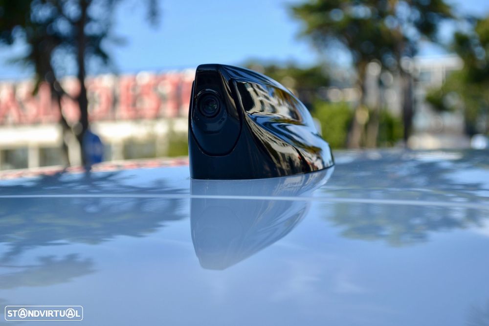 Land Rover Range Rover Evoque 1.5 P300e AWD SE Auto - 18