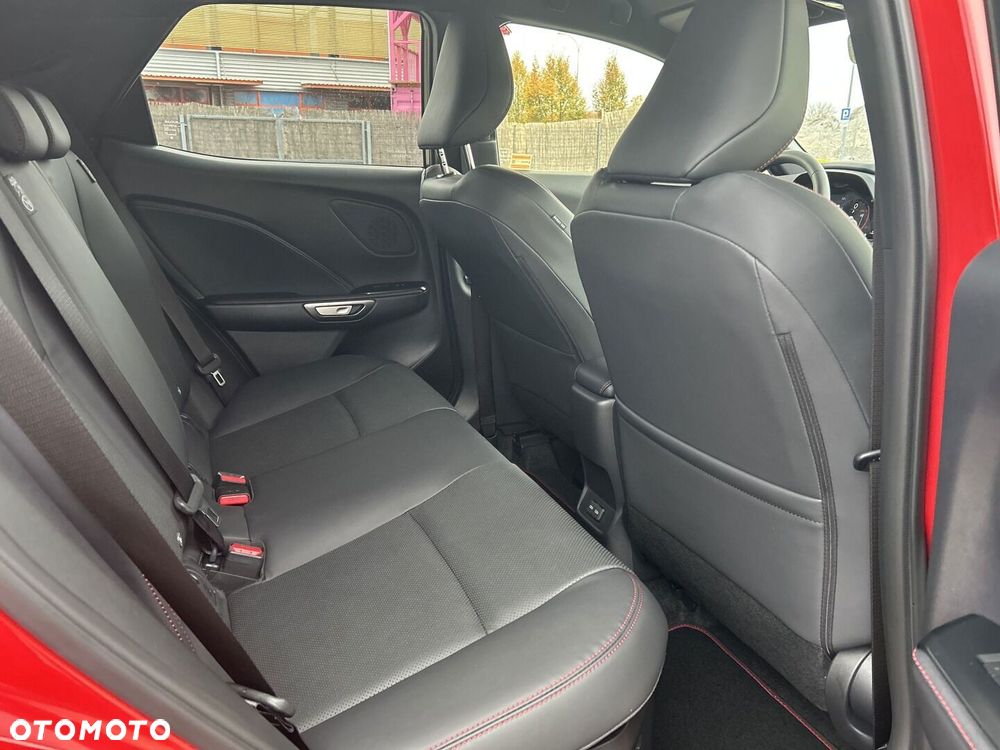 Lexus LBX 1.5 Hybrid Emotion - 14