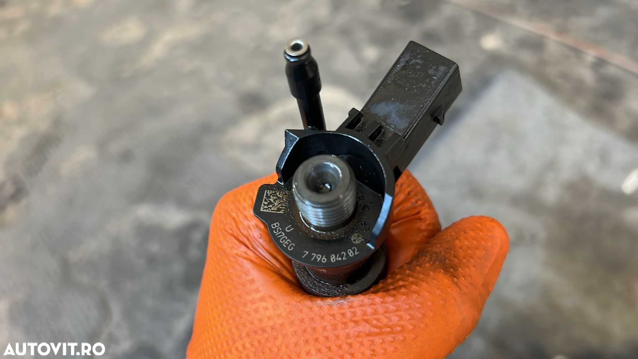 Injector BMW E90 E91 E60 E61 E63 cod 7796042 motor M57N2 M57 - 1