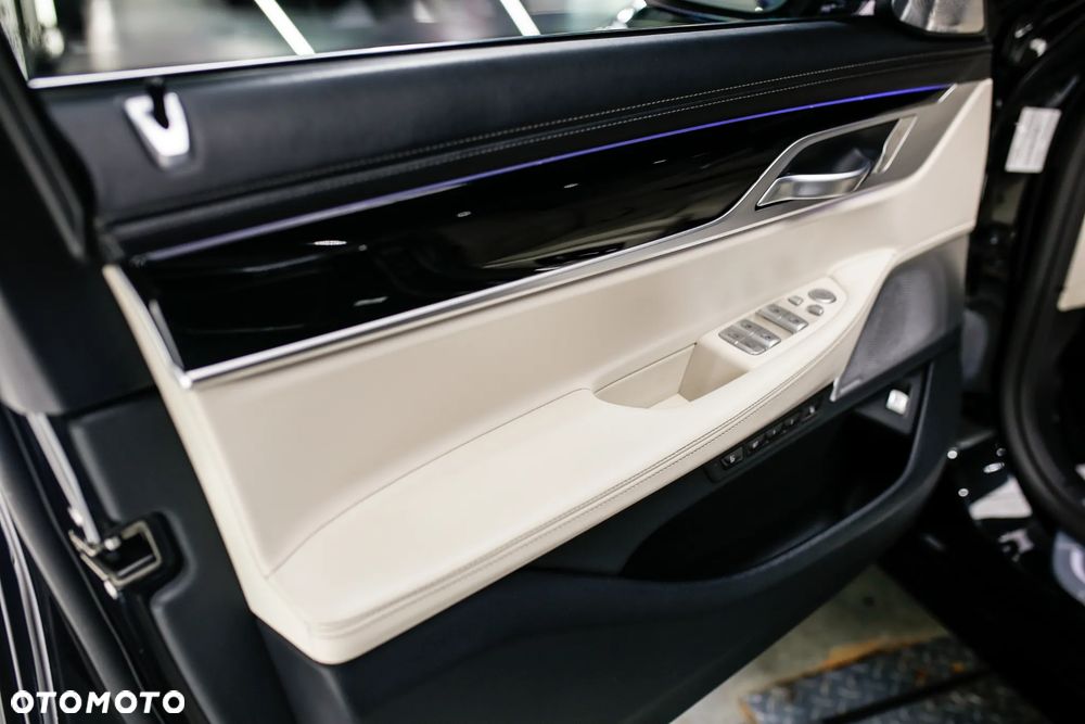BMW Seria 7 750d xDrive sport - 10