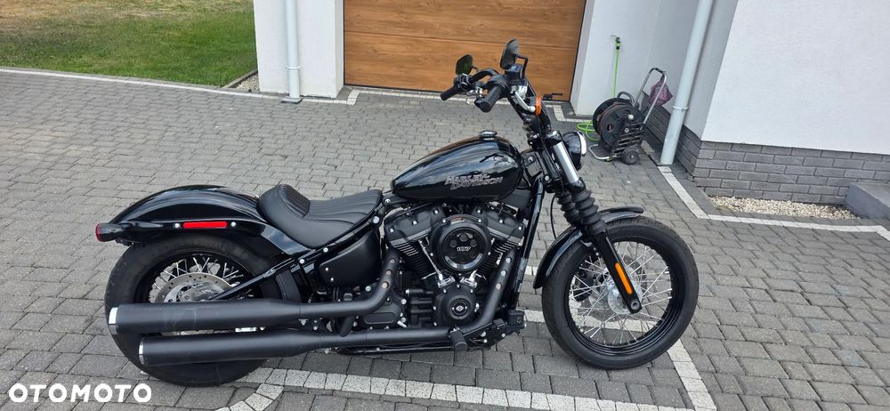 Harley-Davidson Softail Street Bob - 26
