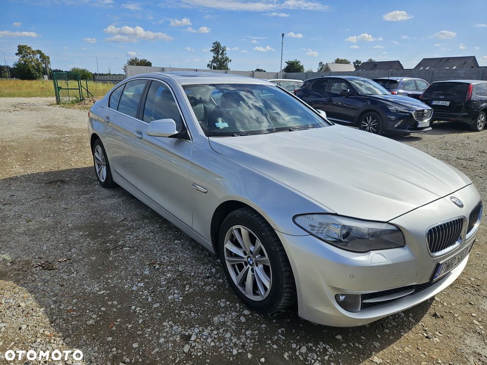 BMW Seria 5 528i xDrive Luxury Line - 23