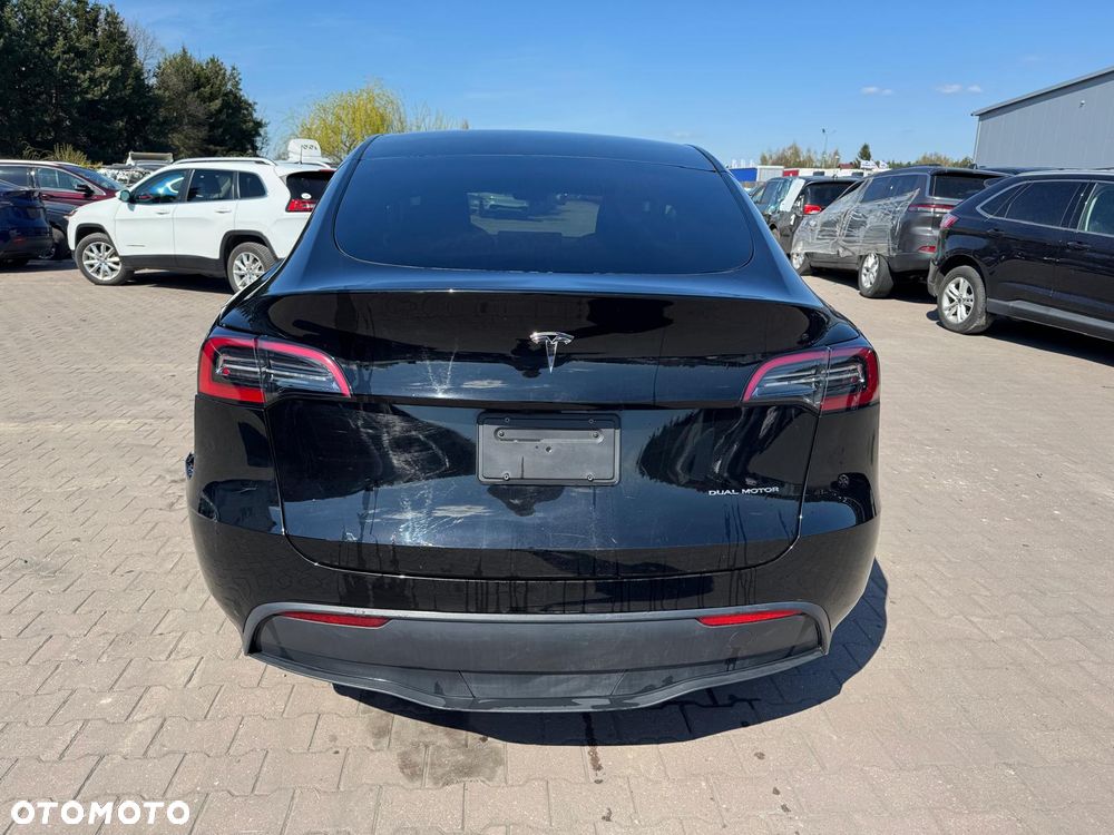 Tesla Model Y Long Range Dual Motor AWD - 4