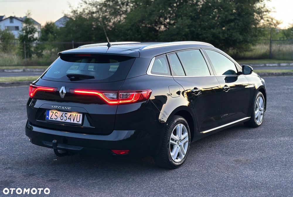 Renault Megane 1.5 Blue dCi Business - 11