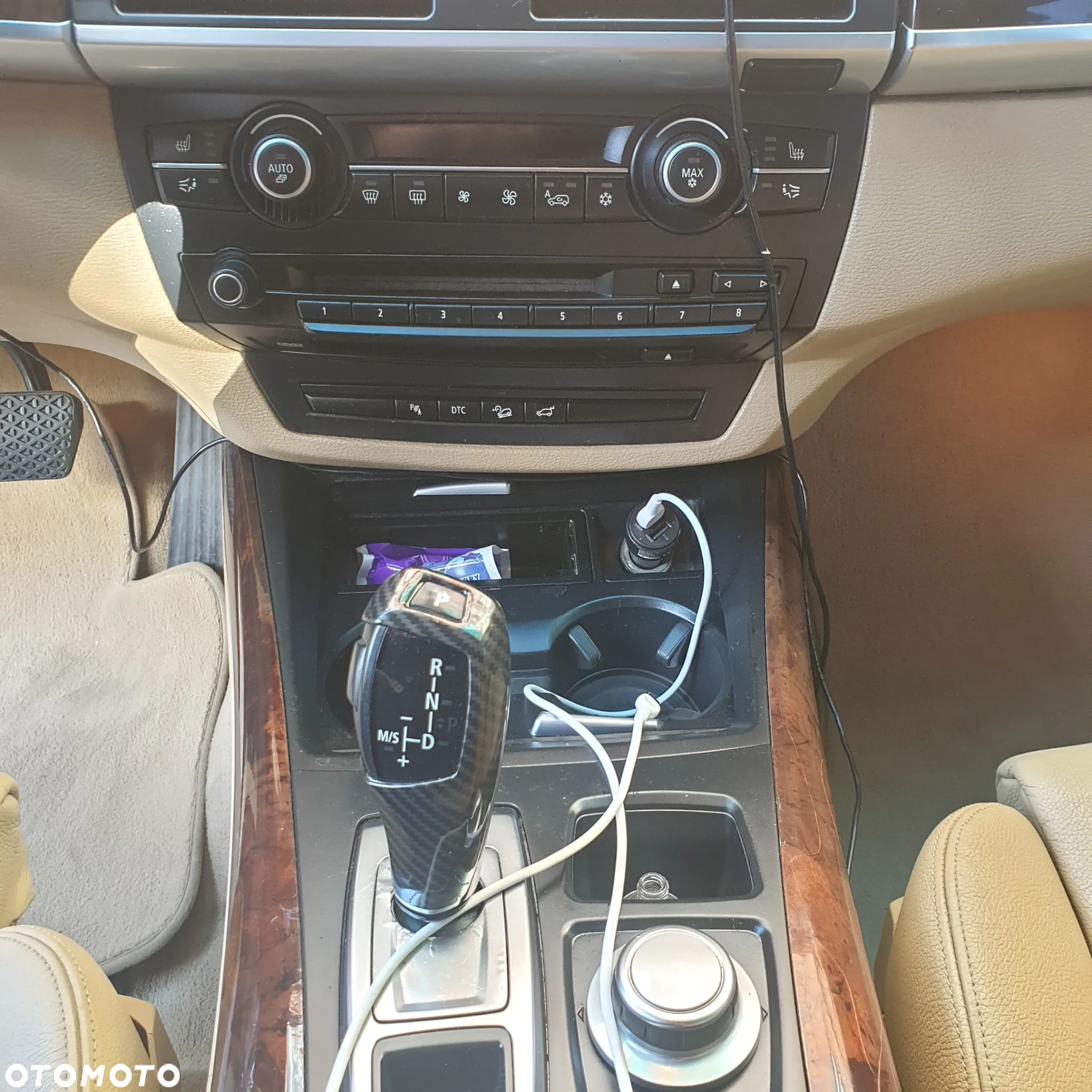 BMW X5 4.8i xDrive - 8