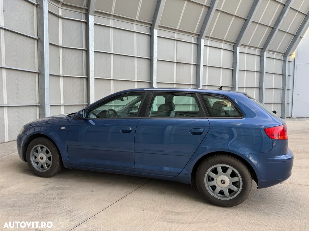 Audi A3 Sportback 1.6 FSI Ambition - 11