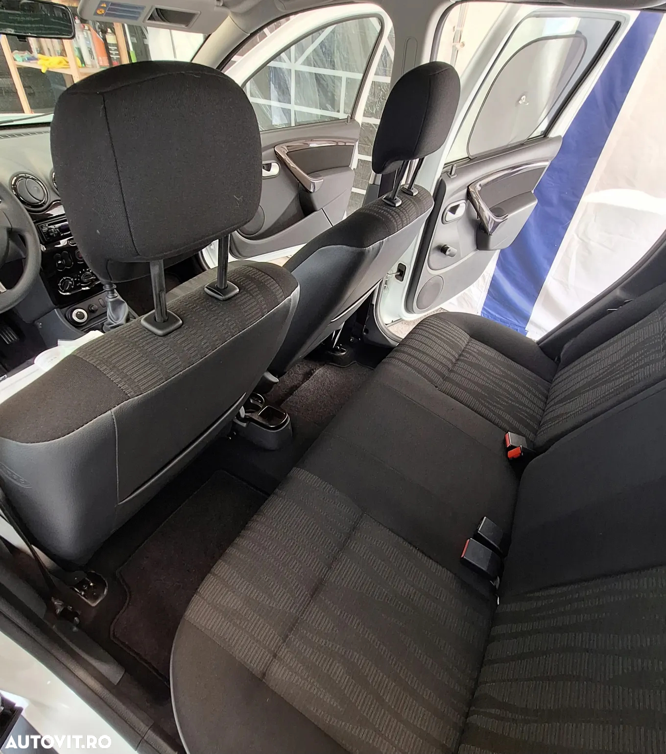Dacia Duster 1.6 4x4 Laureate - 7