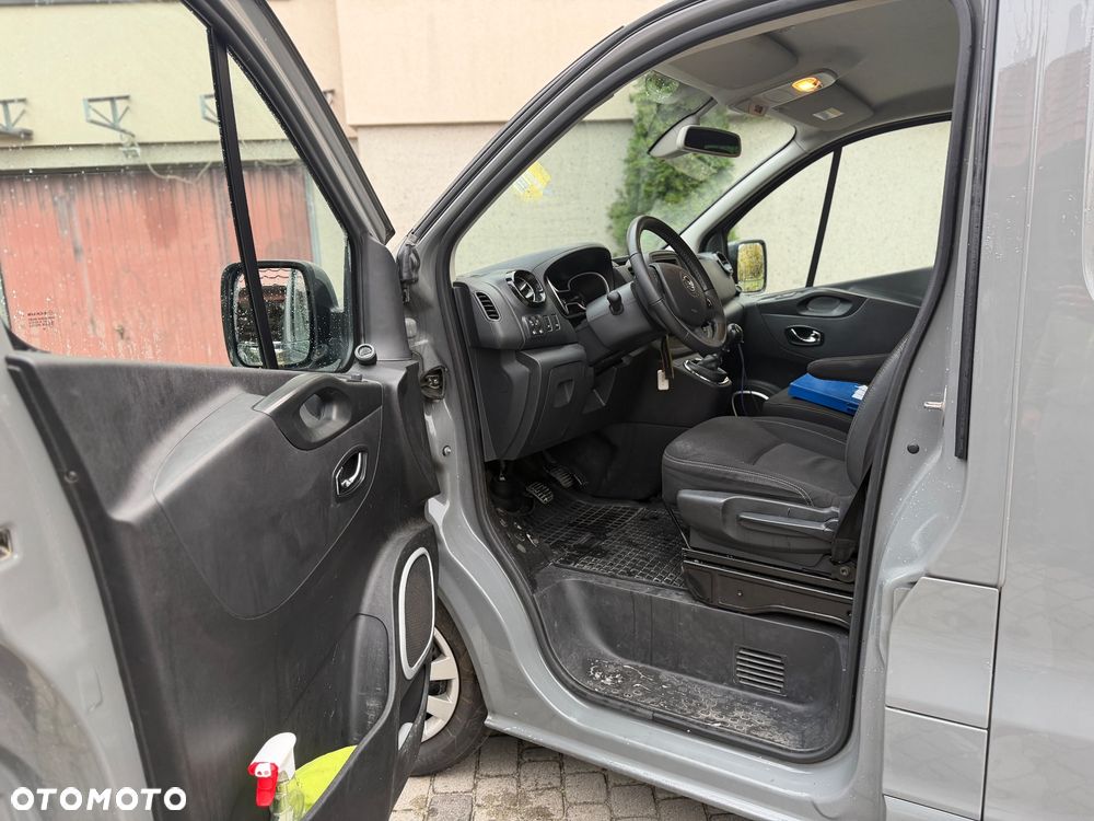 Opel Vivaro - 12