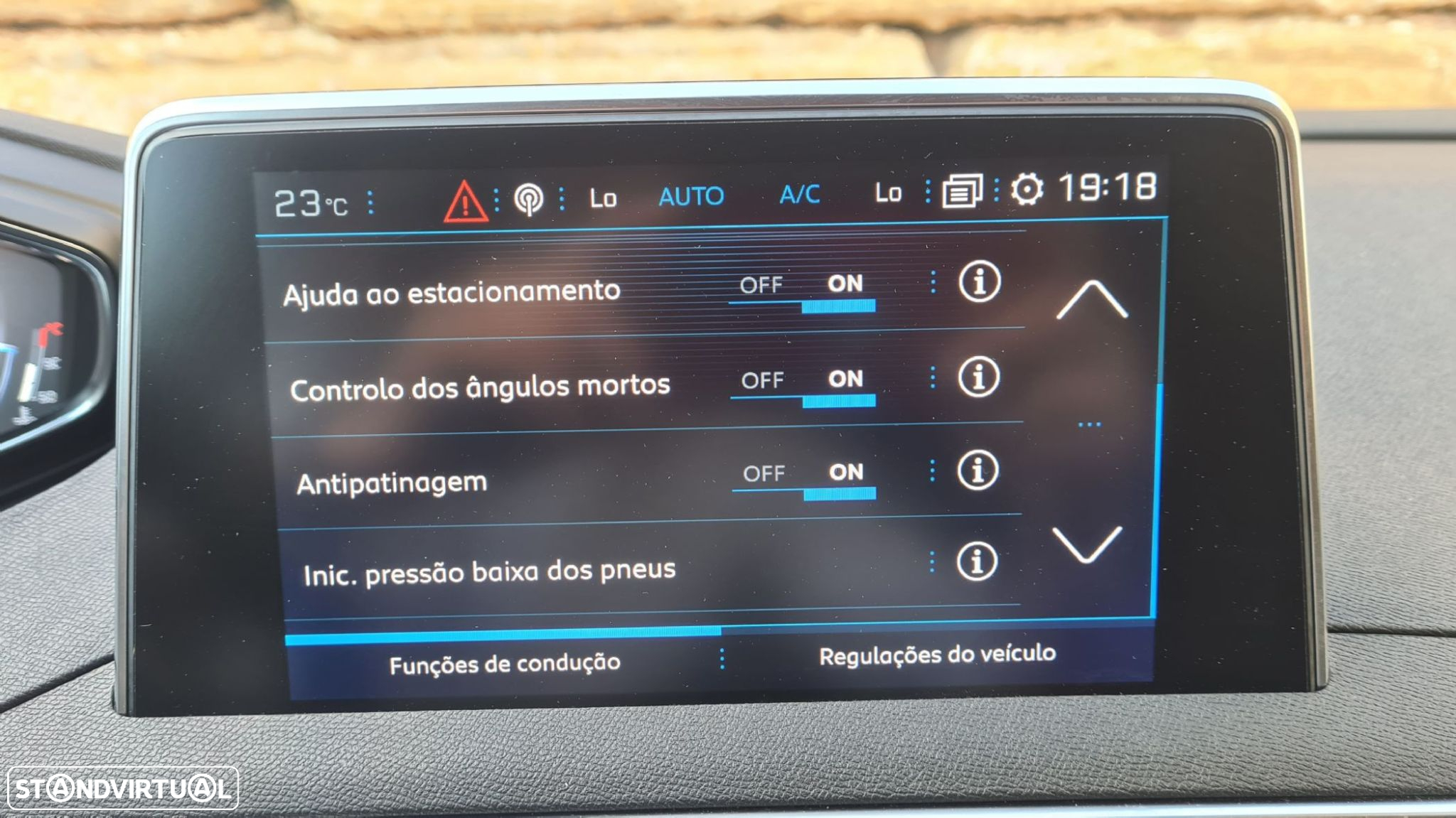 Peugeot 5008 1.5 BlueHDi Allure EAT8 - 26