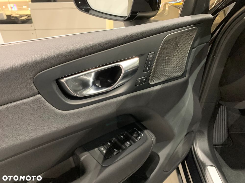 Volvo XC 60 B5 B AWD Ultra Bright - 5