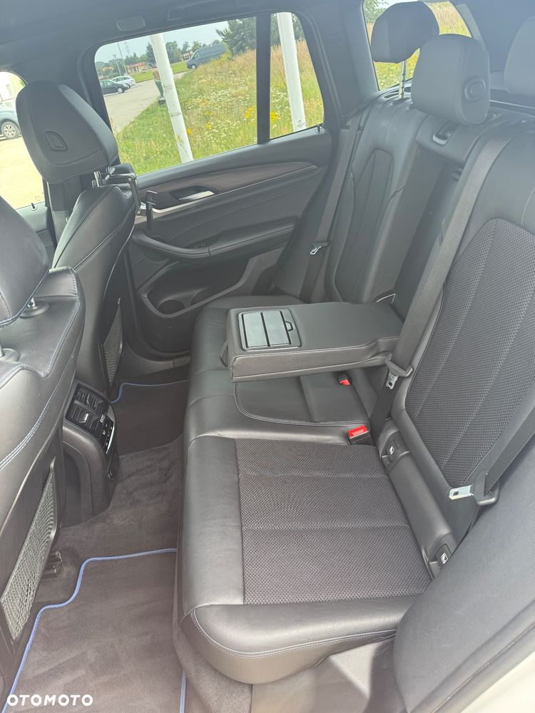BMW X3 xDrive20d - 12