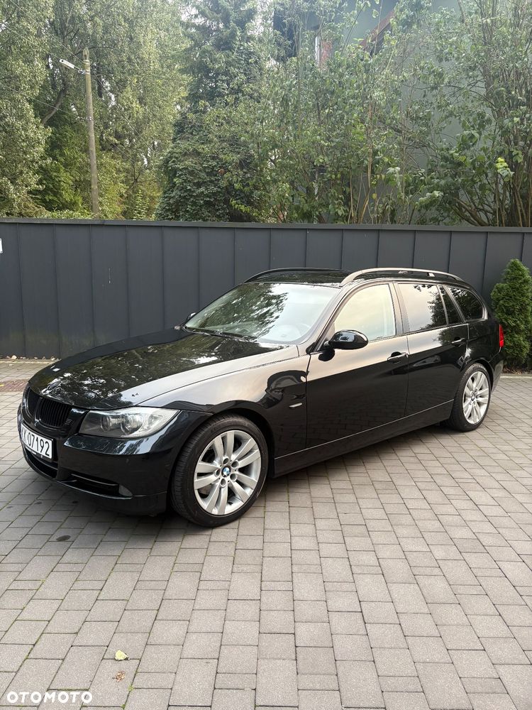 BMW Seria 3 330xi Touring - 1