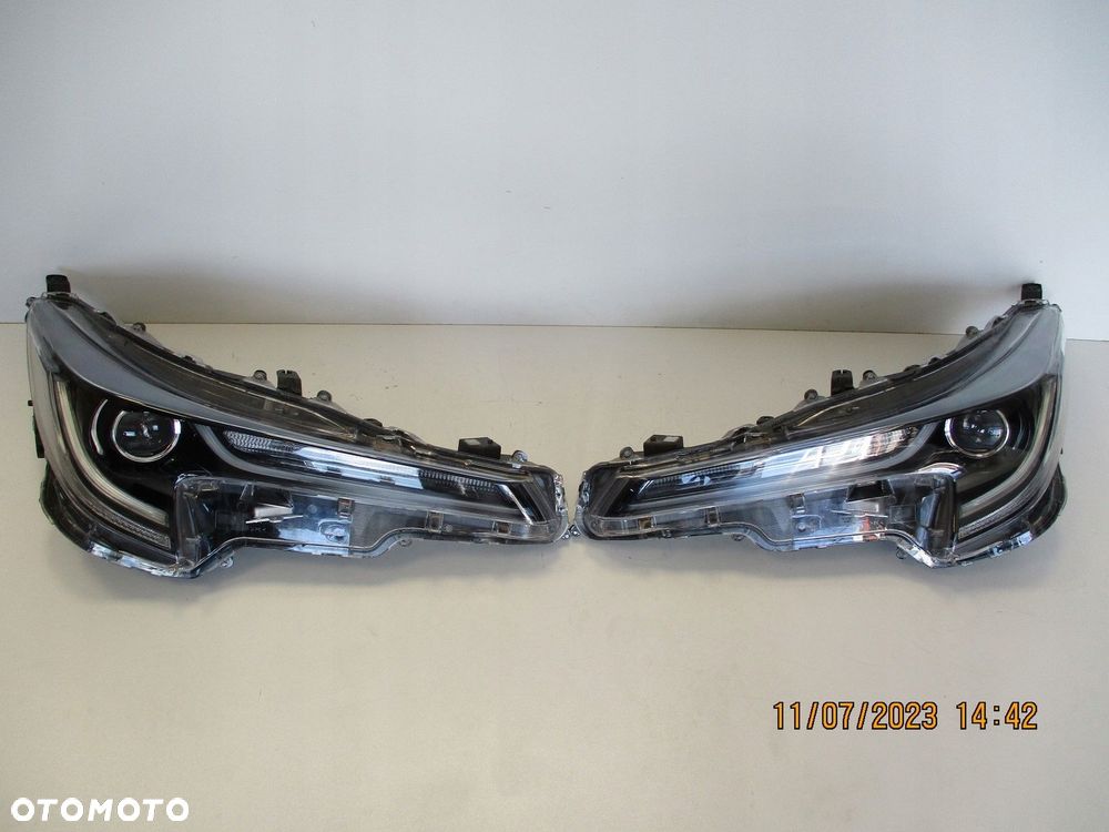 Lampa LEWA TOYOTA COROLLA E21 LED KOMBI - 1